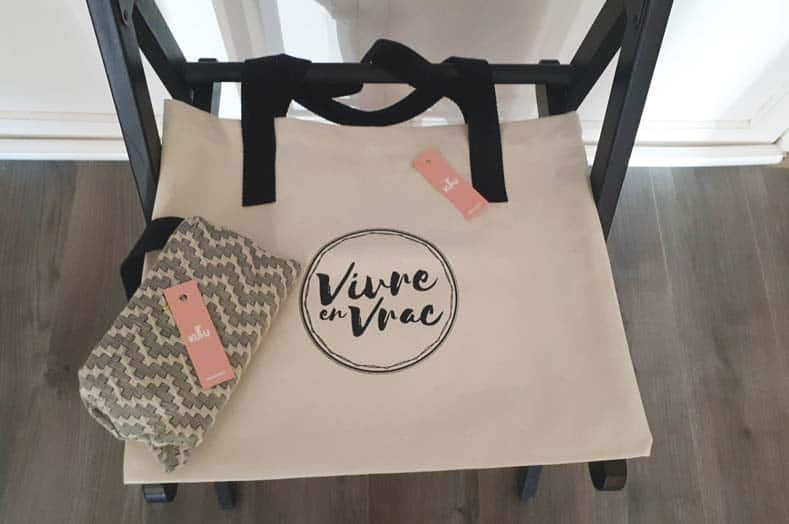 Vivre en vrac - Logo et identite visuelle magasin vrac avec un hiboux portant un bocal